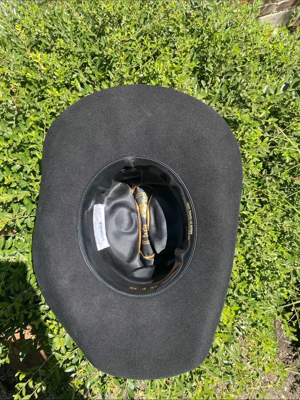 Larry Mahan 4X Classic Black Felt Cowboy Hat with gold buckle hatband